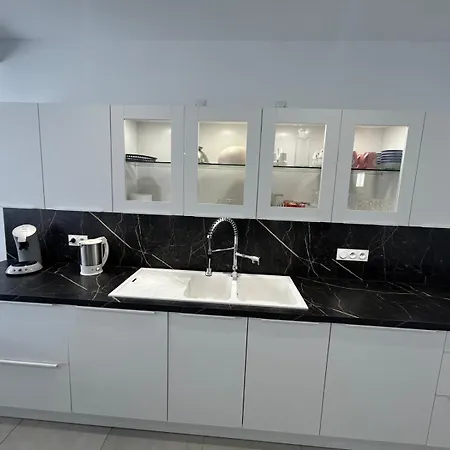 Au Centre De Daire *